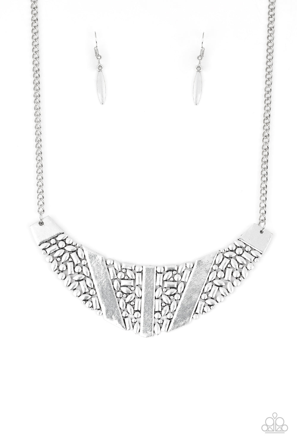 Paparazzi ♥ Terra Trailbreaker - Silver ♥ Necklace