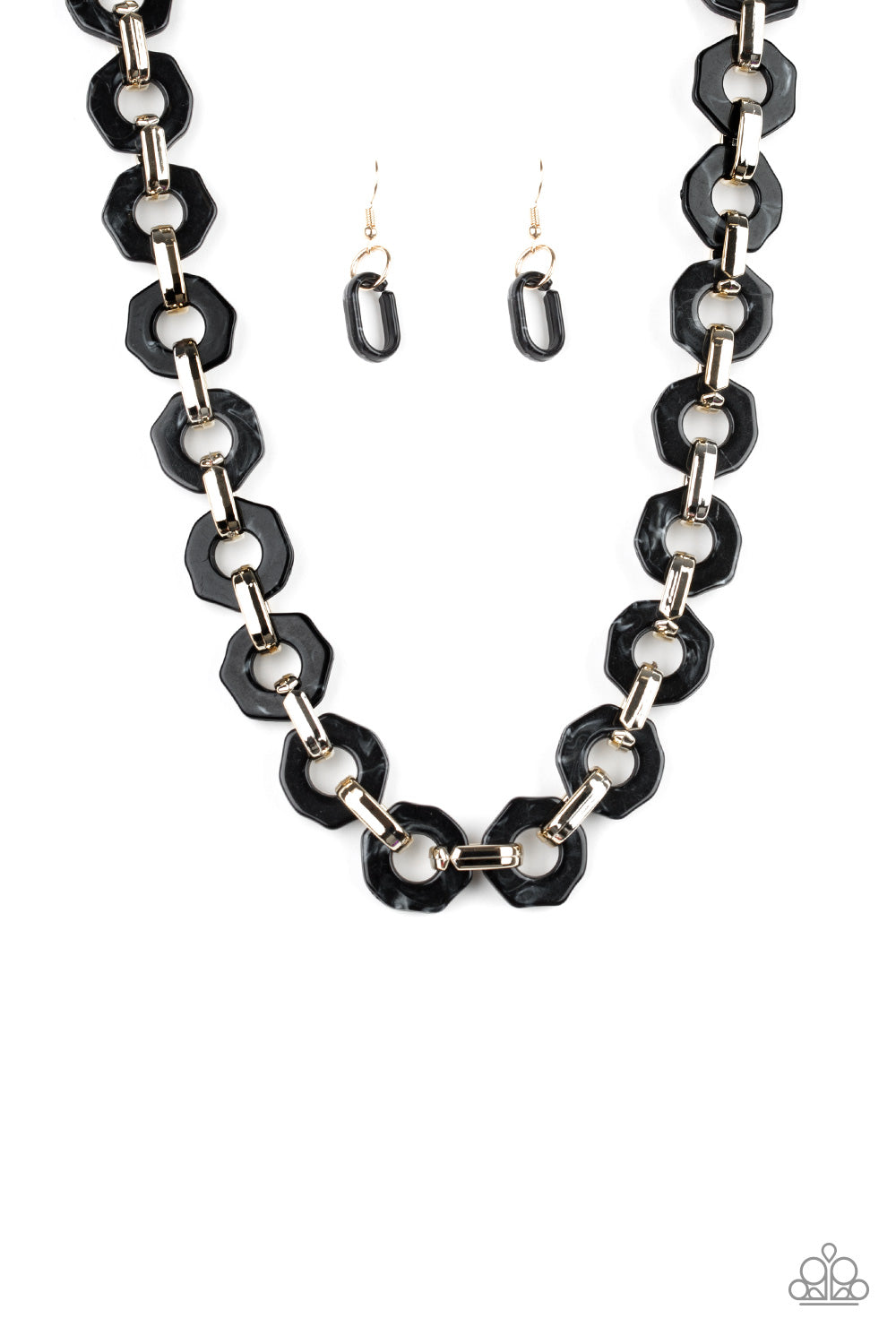 Fashionista flair on sale black necklace