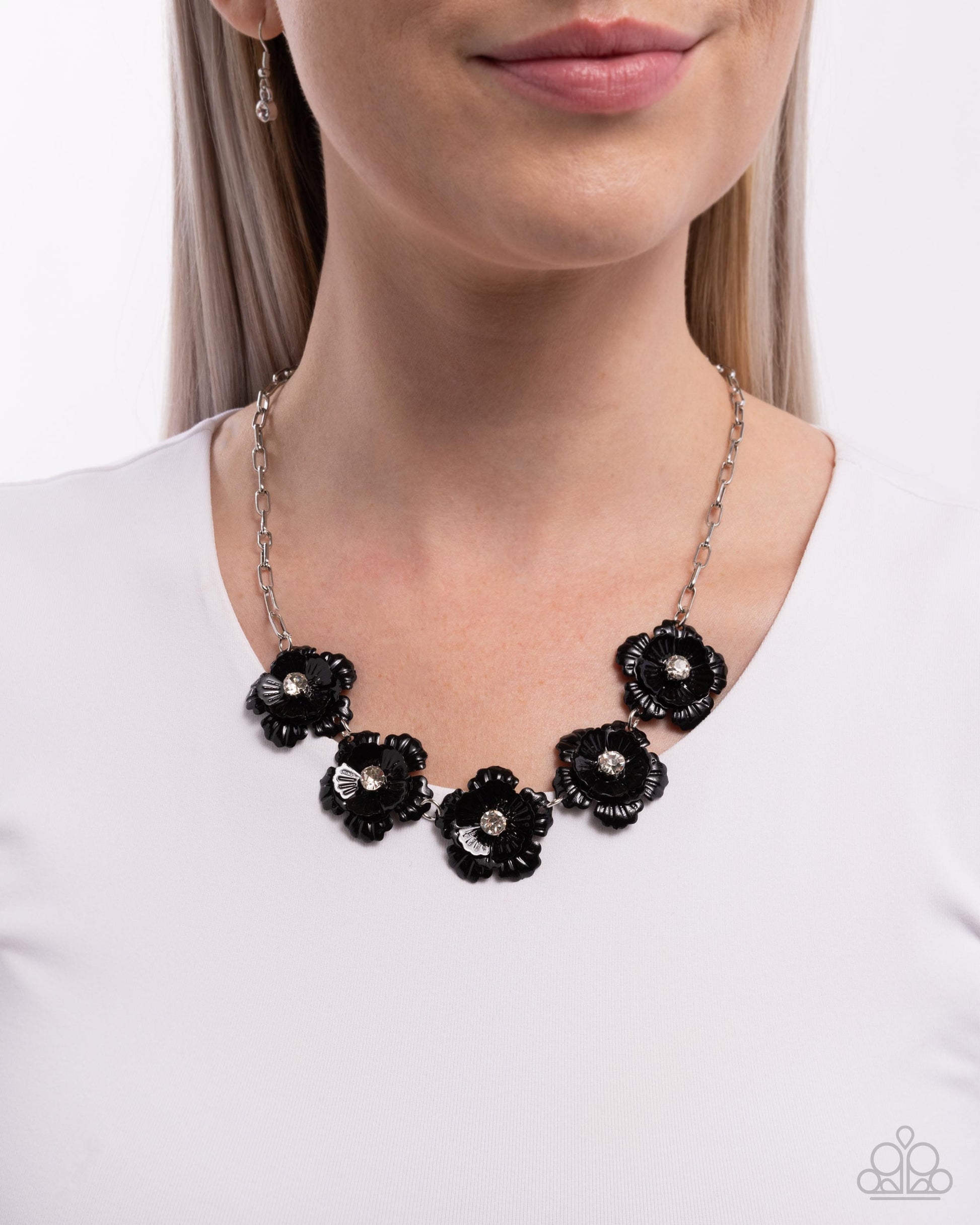 flower-chain-black-p2st-bkxx-259xx