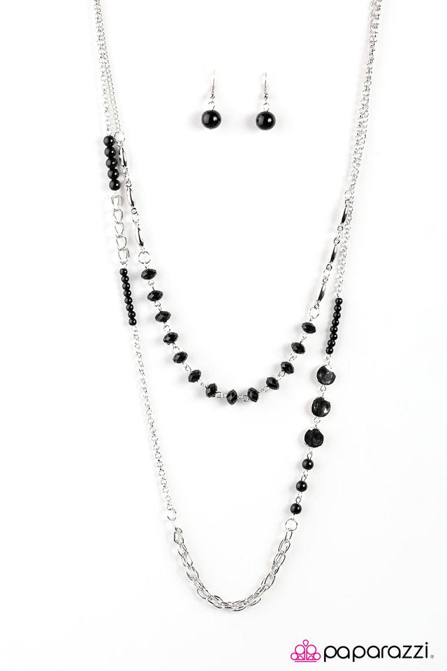 Paparazzi ♥ The Heat Is On - Black ♥ Necklace