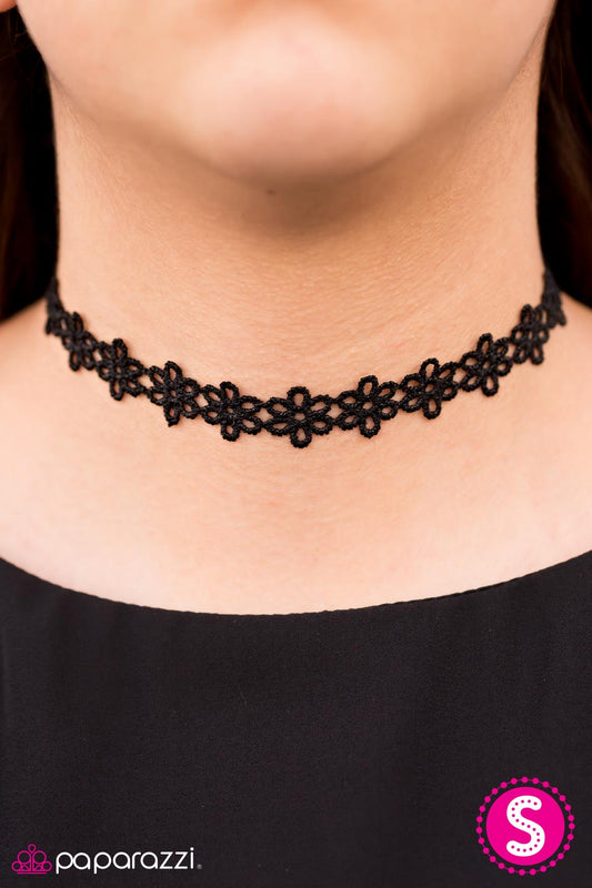 daisy-love-choker-p2ch-bkxx-022xx