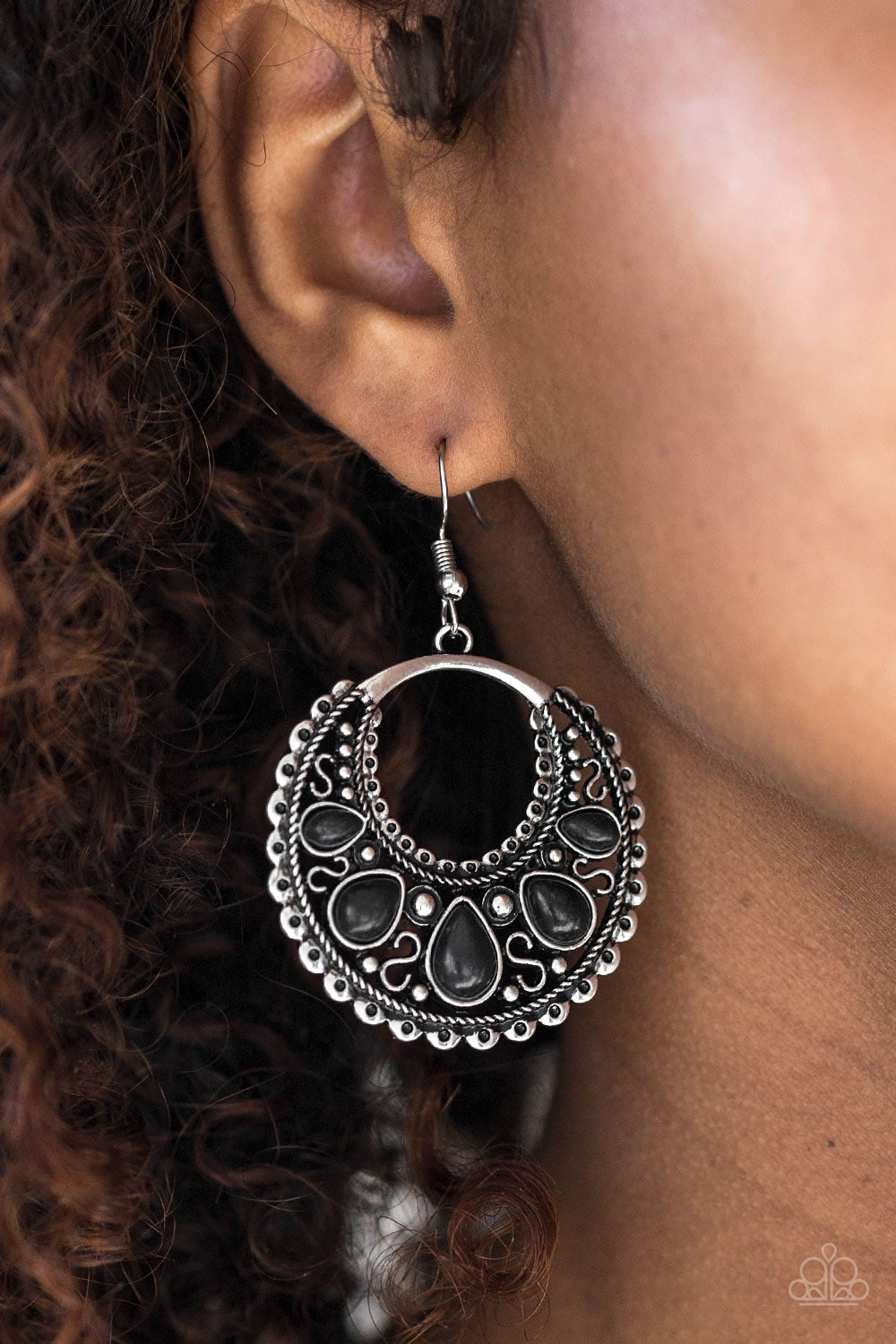 Paparazzi ♥ Desert Springs - Black ♥  Earrings