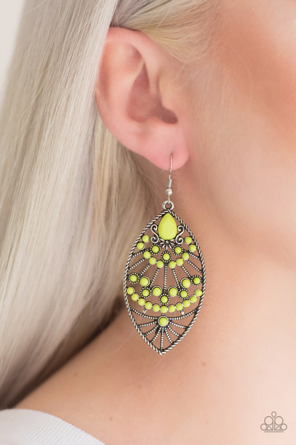 Paparazzi ♥ Eastern Extravagance - Green ♥  Earrings