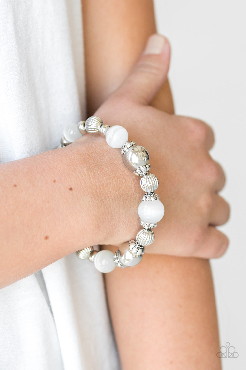 White pearl bracelet on sale paparazzi