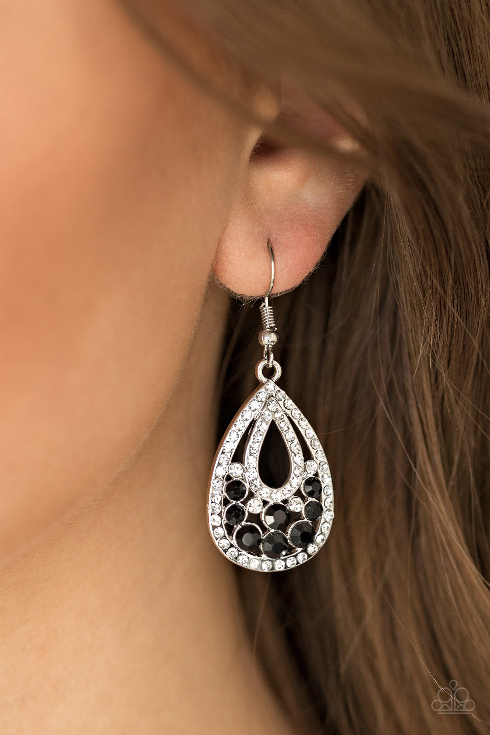 Paparazzi ♥ Sparkling Stardom - Black ♥  Earrings