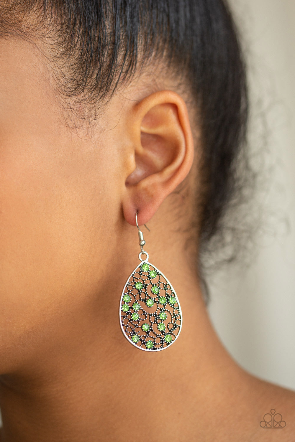 Paparazzi ♥ Dazzling Dew - Green ♥  Earrings