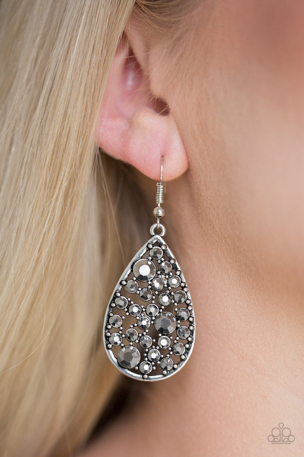 Paparazzi ♥ GLOW With The Flow - Silver ♥  Earrings