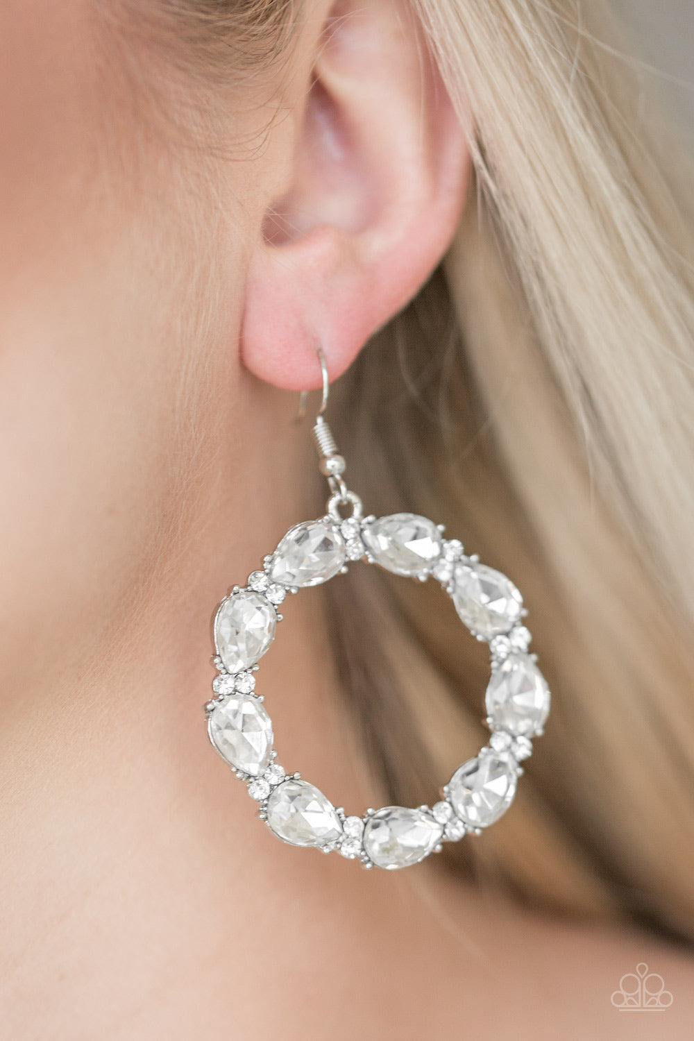 Paparazzi ♥ Ring Around The Rhinestones - White ♥  Earrings