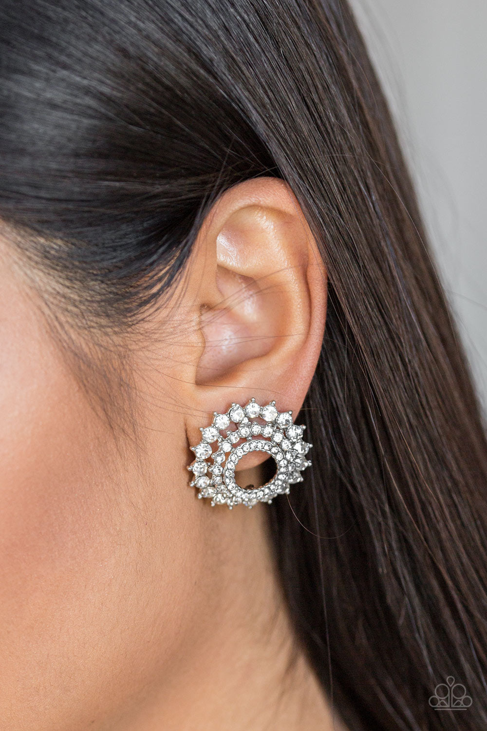 Paparazzi ♥ Buckingham Beauty - White ♥  Post Earrings