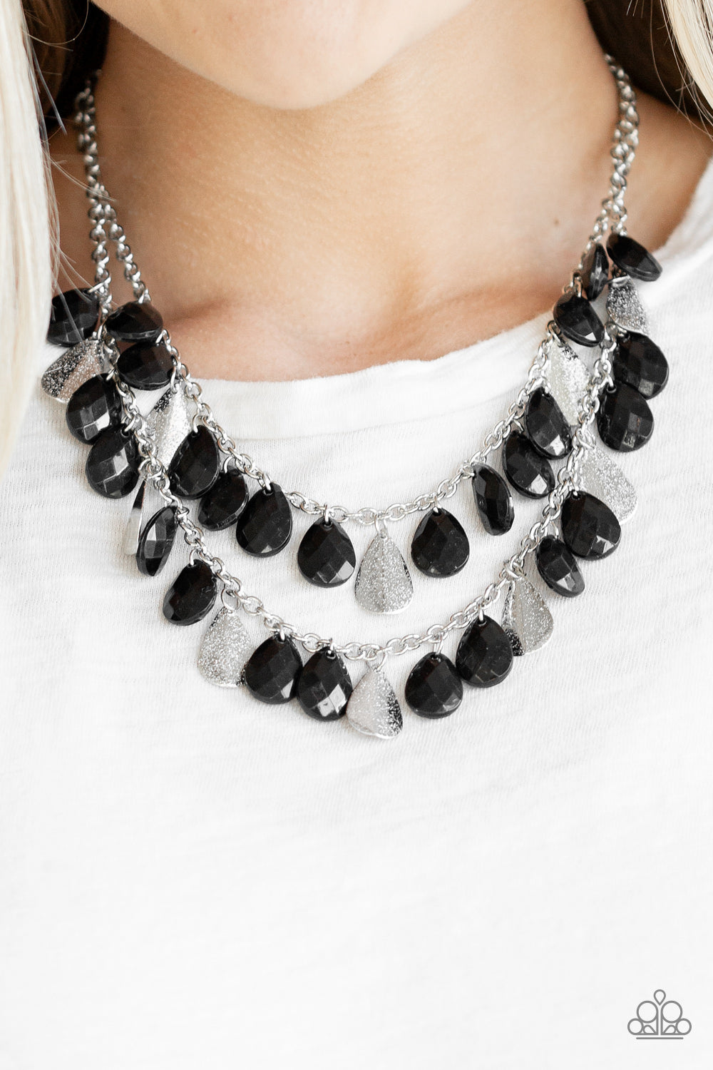 Paparazzi ♥ Life of the FIESTA - Black ♥ Necklace