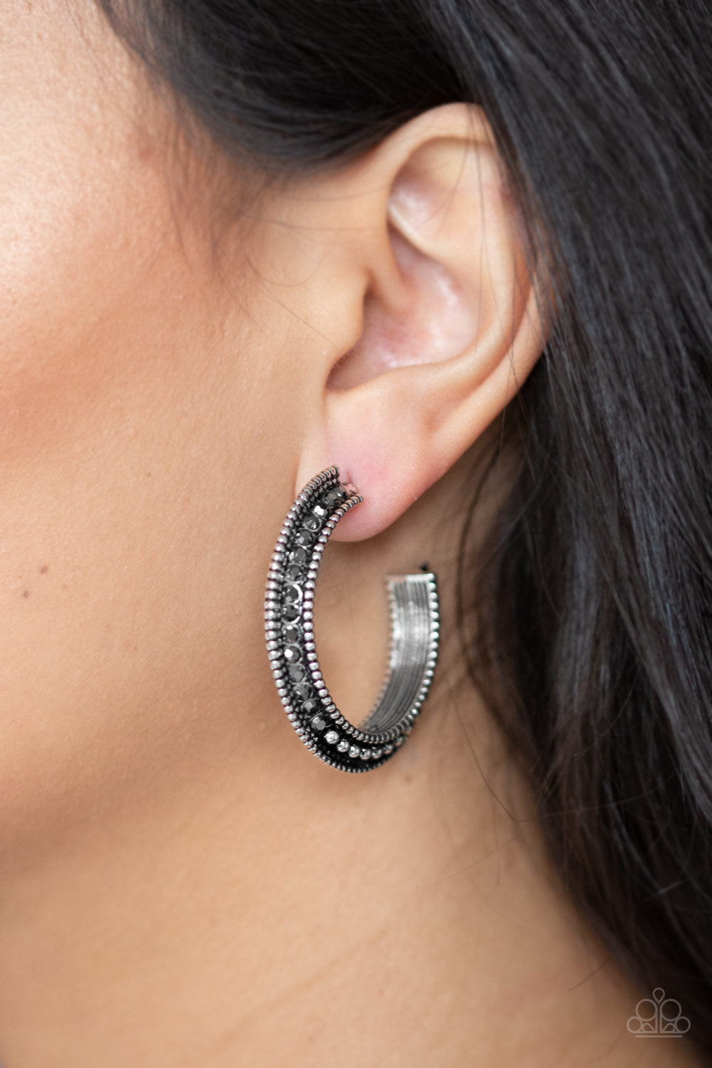 Paparazzi ♥ Retro Reverberation - Silver ♥  Earrings