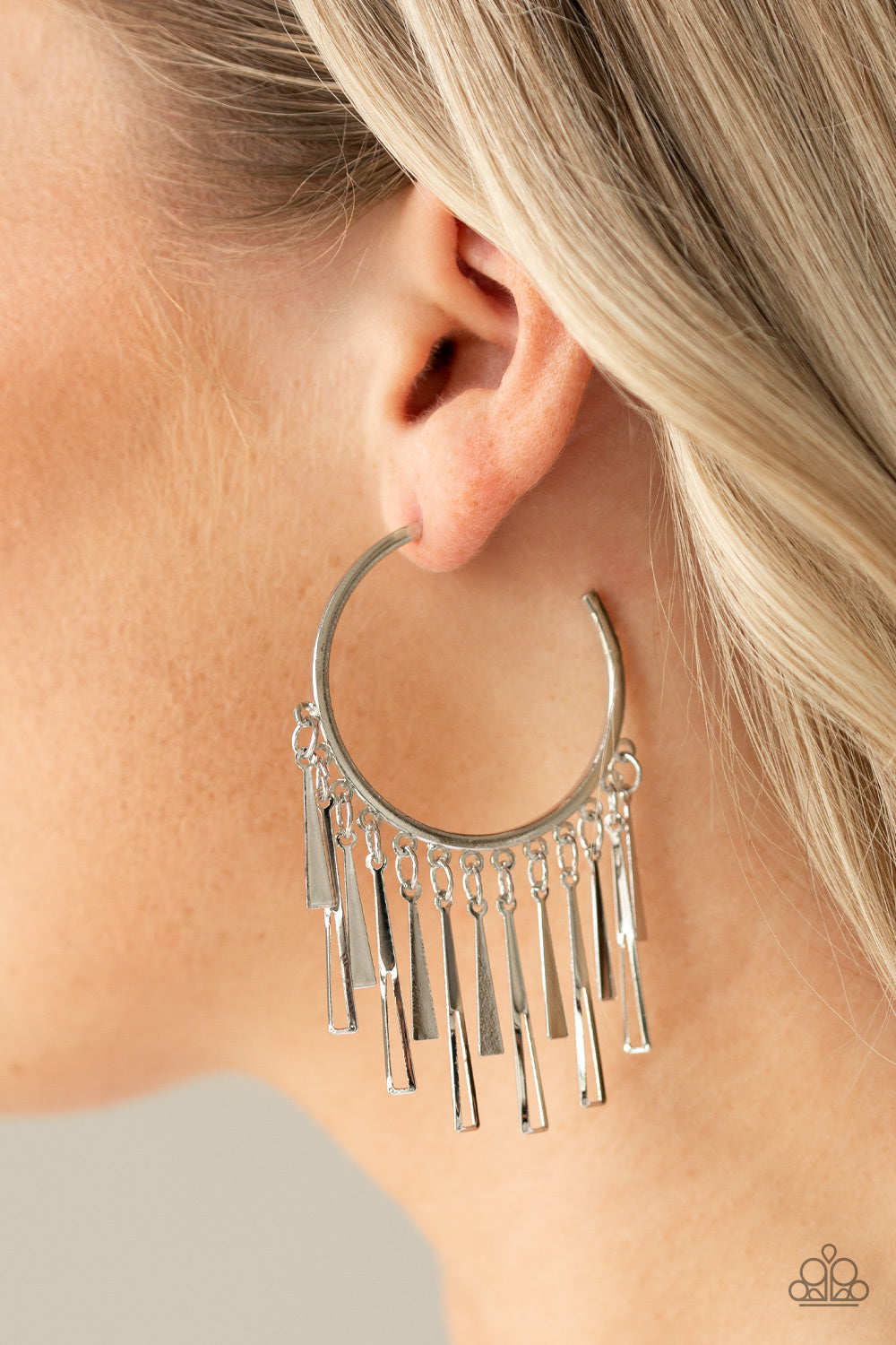 Paparazzi ♥ Bring The Noise - Silver ♥  Earrings