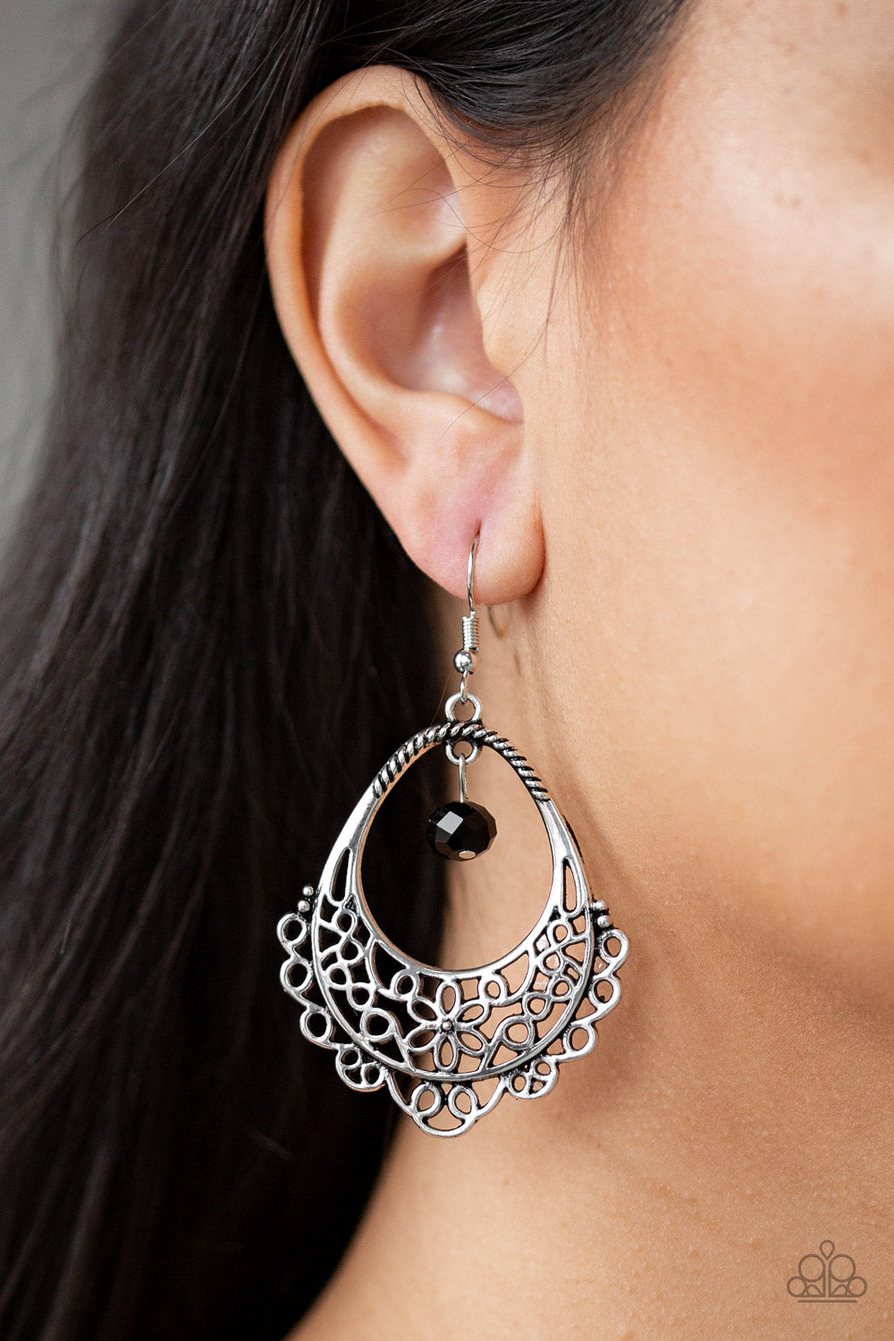 Paparazzi ♥ Garden Society - Black ♥  Earrings