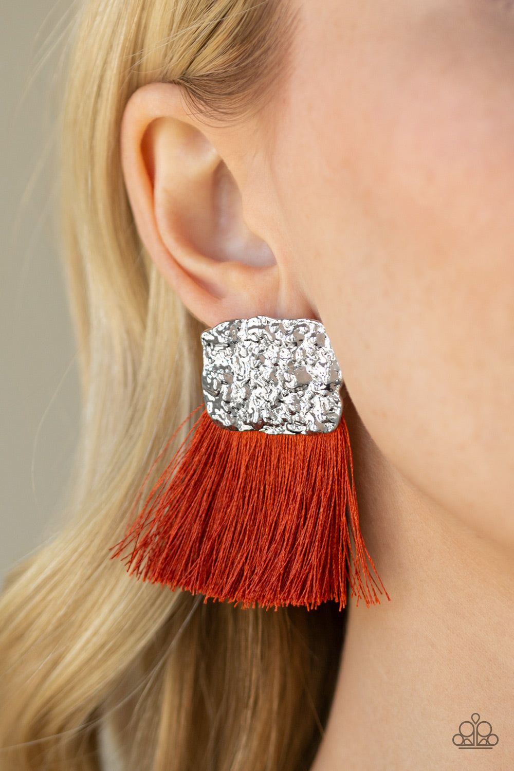 Paparazzi ♥ Plume Bloom - Orange ♥  Post Earrings