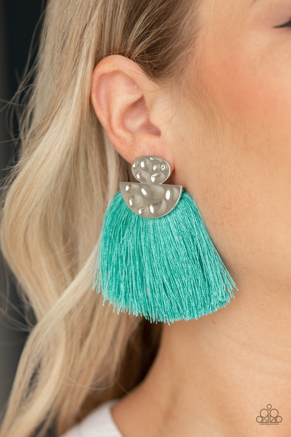 Paparazzi ♥ Make Some PLUME - Blue ♥  Post Earrings