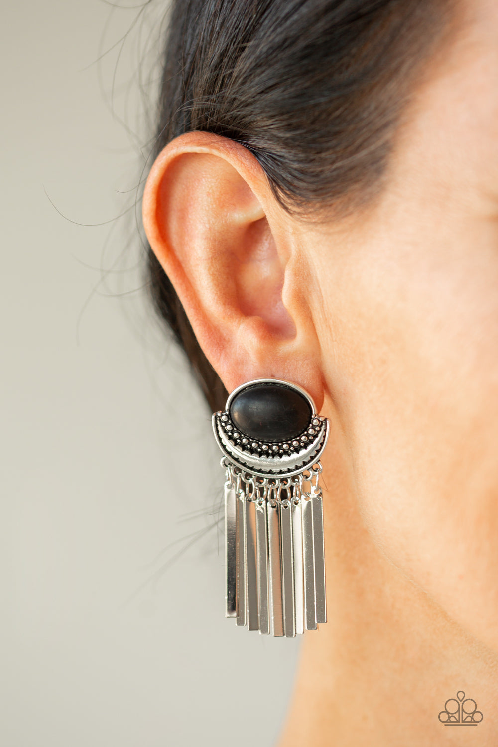 Paparazzi ♥ Monsoon Season - Black ♥  Post Earrings