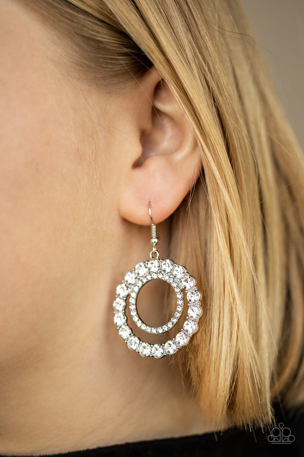 Paparazzi ♥ Spotlight Shout Out - White ♥  Earrings