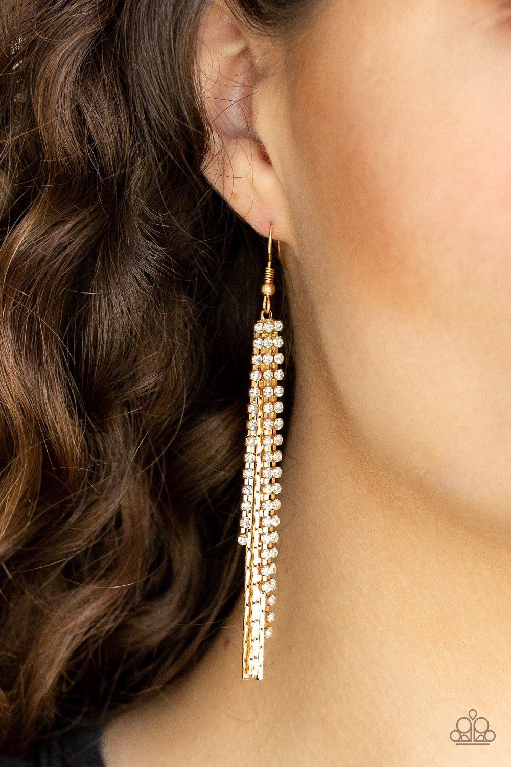 Paparazzi ♥ Red Carpet Bombshell - Gold ♥  Earrings