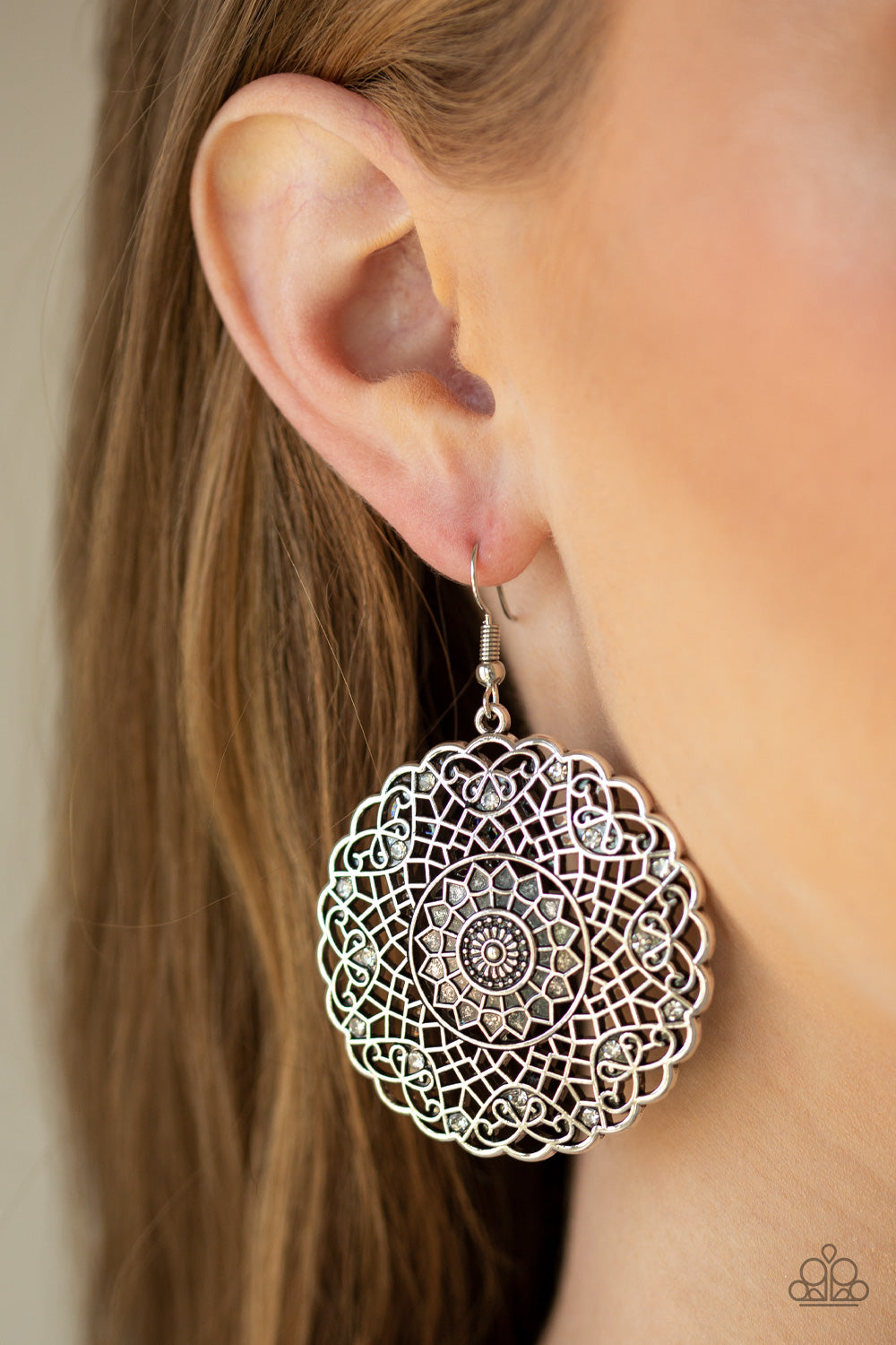 Paparazzi ♥ Mandala Mandalay - White ♥  Earrings