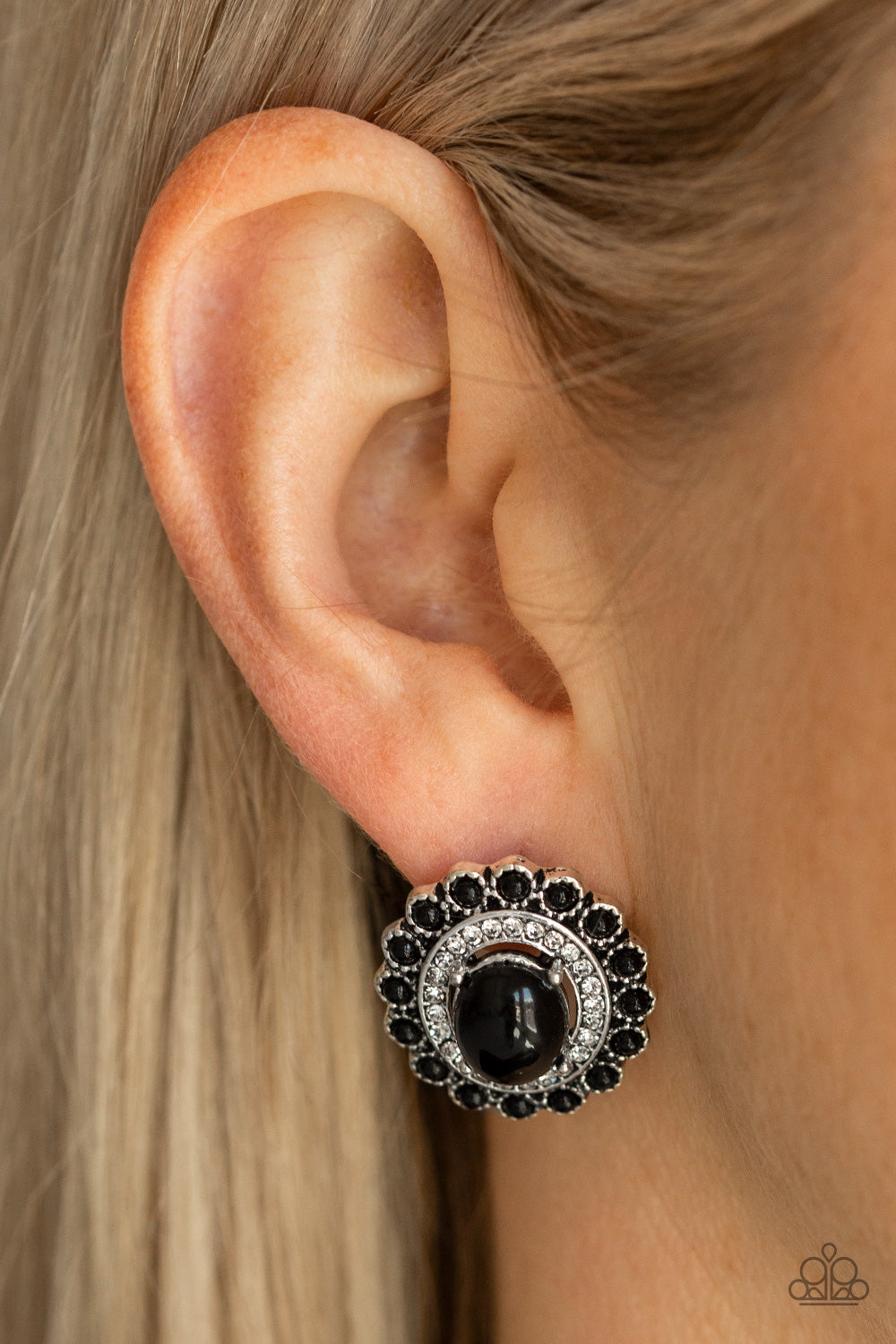 Paparazzi ♥ Floral Flamboyance - Black ♥  Post Earrings