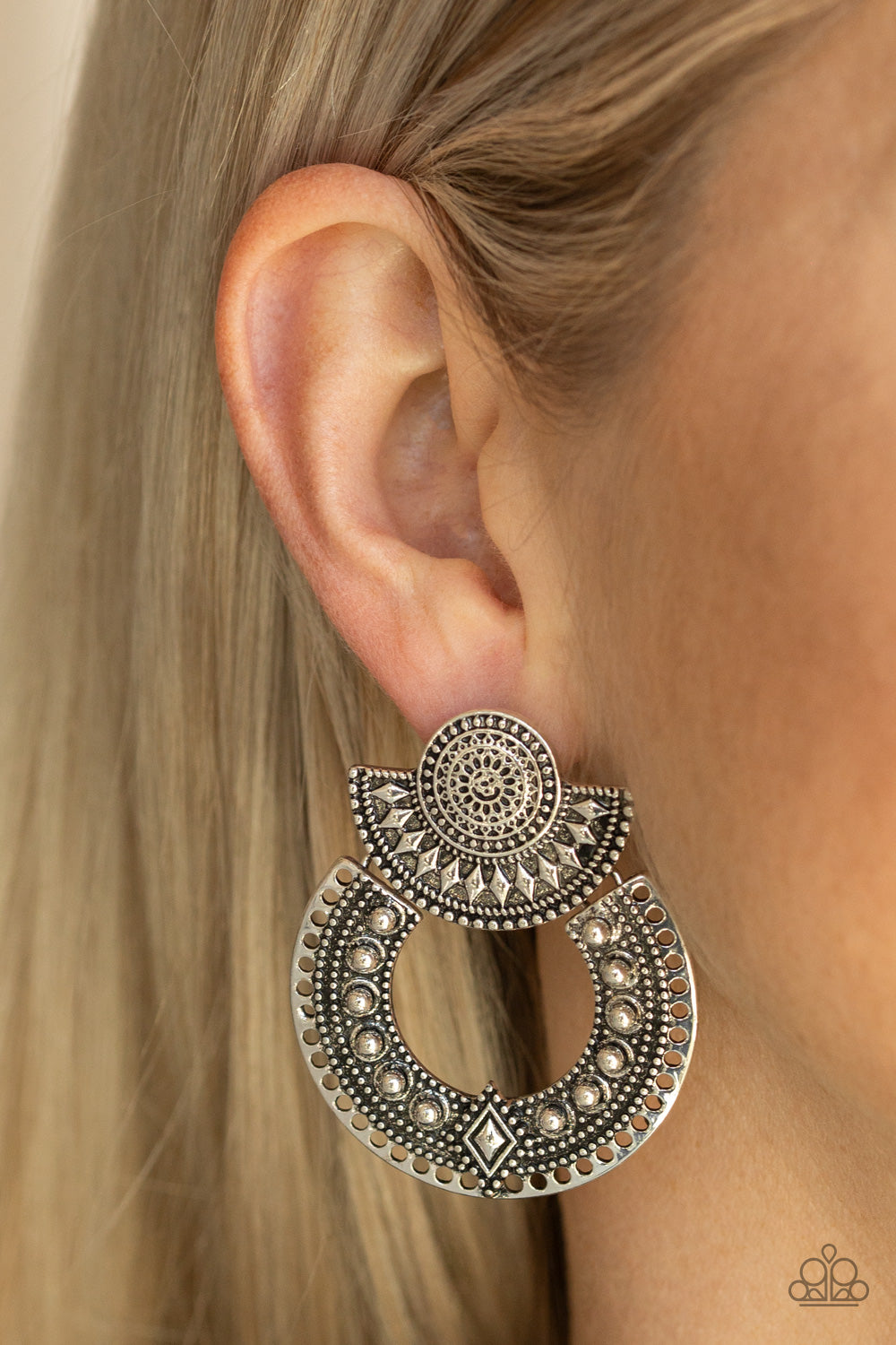 Paparazzi ♥ Texture Takeover - Silver ♥  Post Earrings