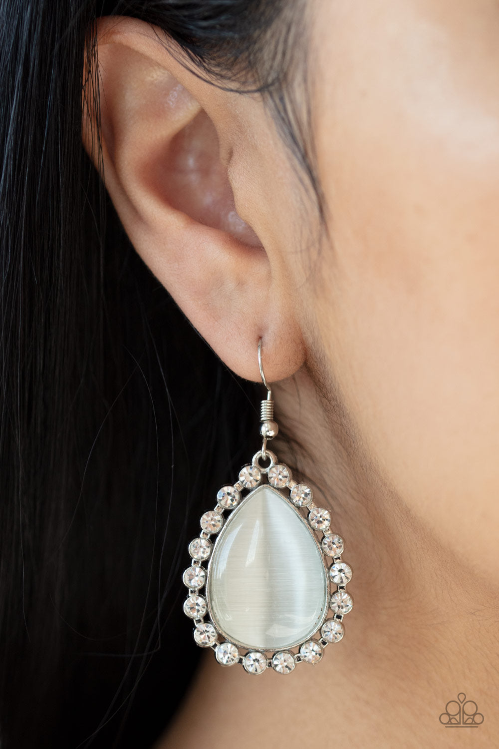 Paparazzi ♥ Teardrop Trendsetter - White ♥  Earrings