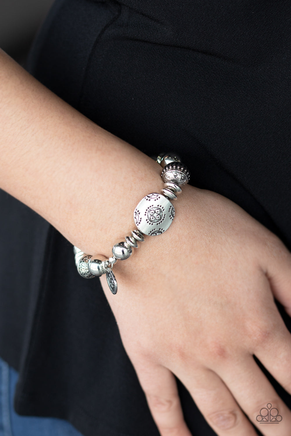 Babe alicious silver bracelet paparazzi outlet