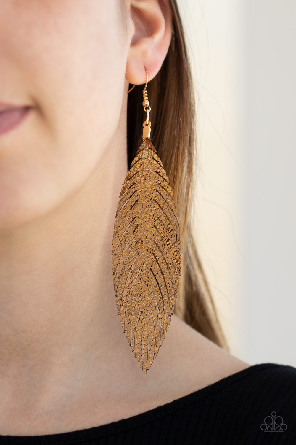 Paparazzi ♥ Feather Fantasy - Gold ♥ Earrings