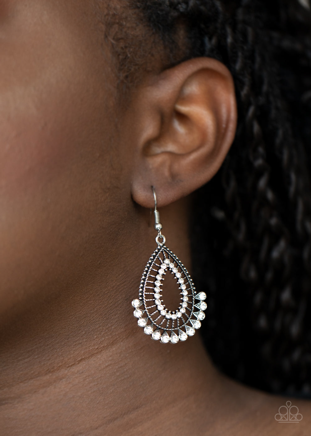 Paparazzi ♥ Castle Collection - White ♥  Earrings