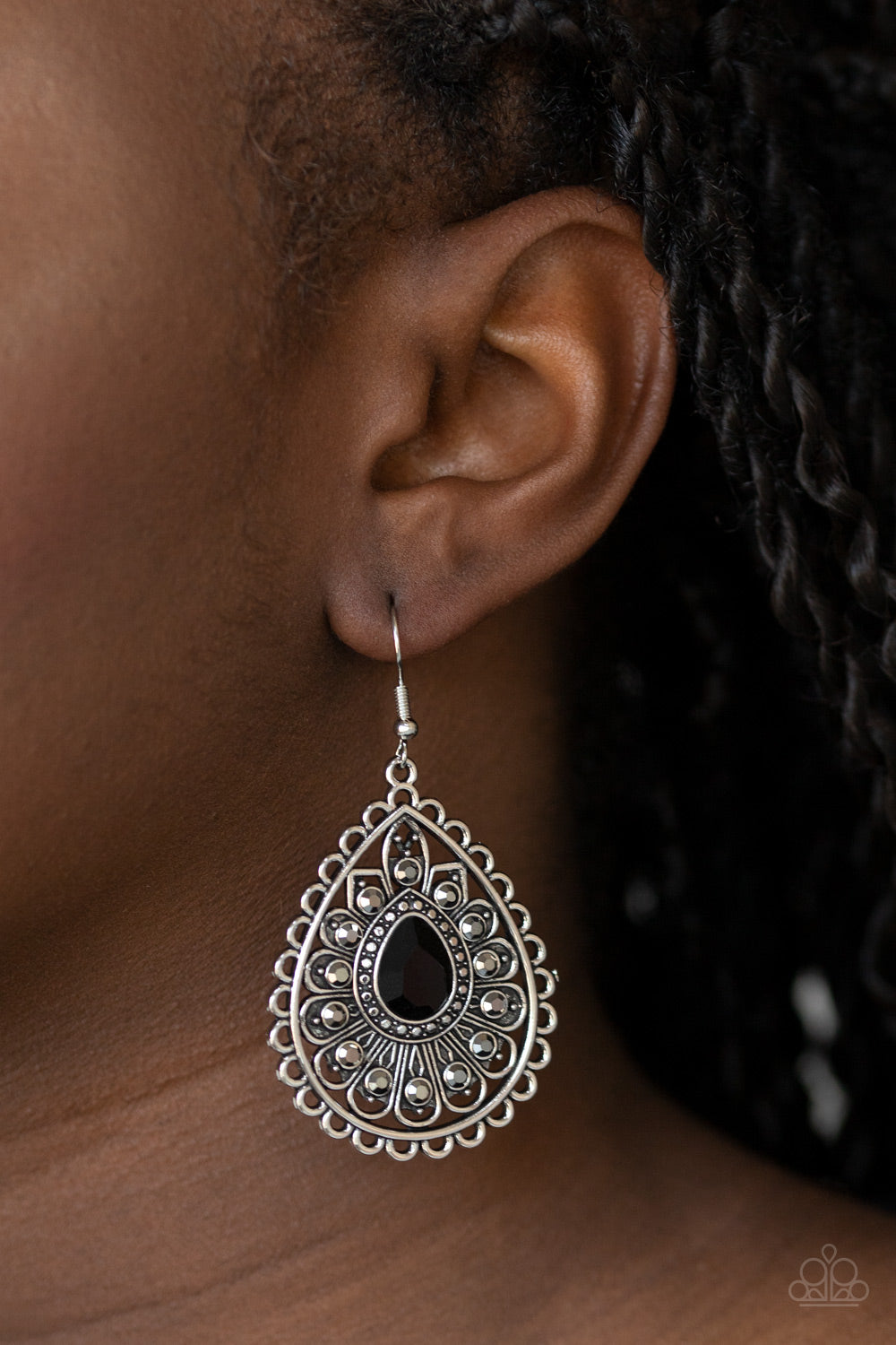 Paparazzi ♥ Eat, Drink, and BEAM Merry - Black ♥  Earrings