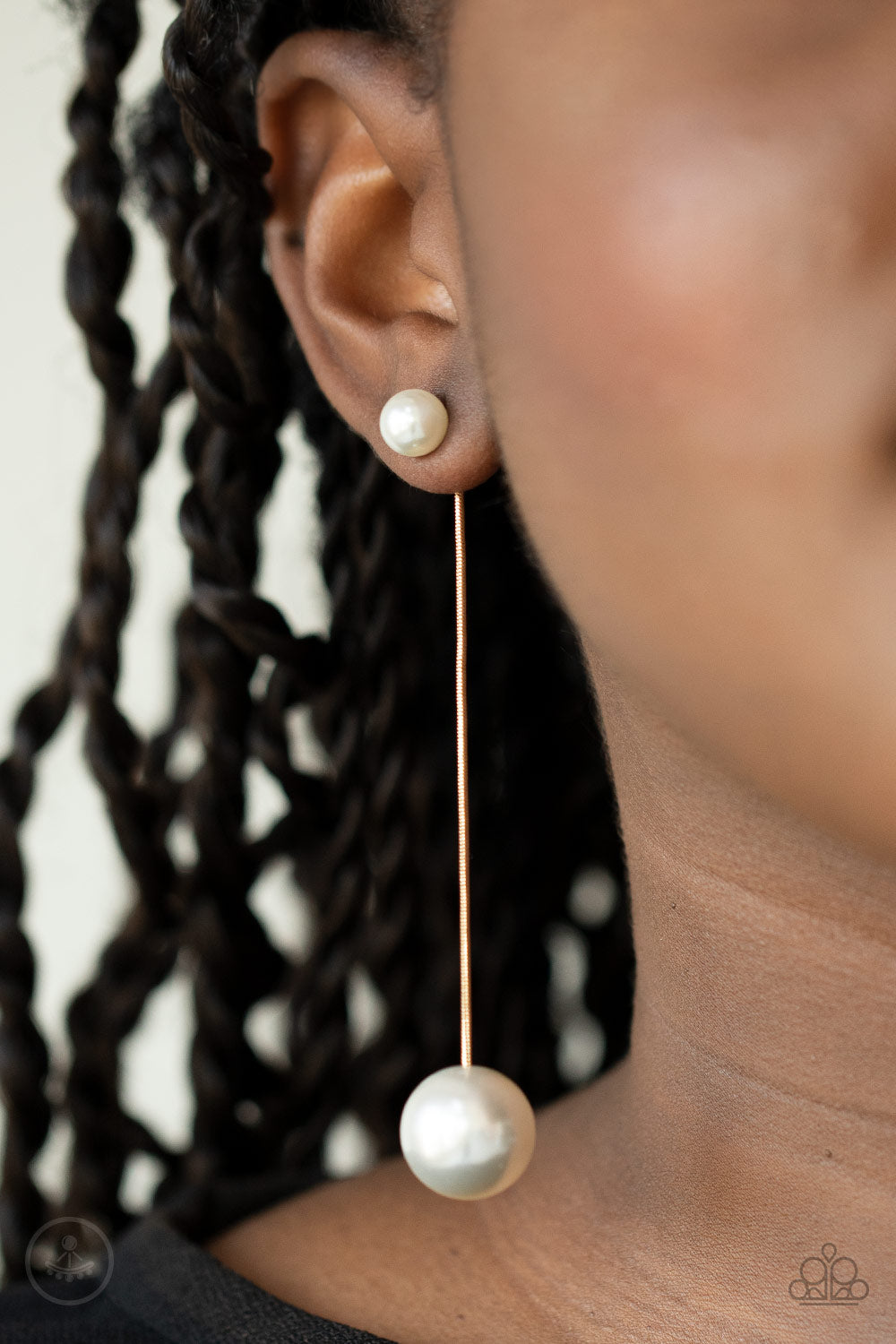 Paparazzi ♥ Extended Elegance - Gold ♥  Post Earrings