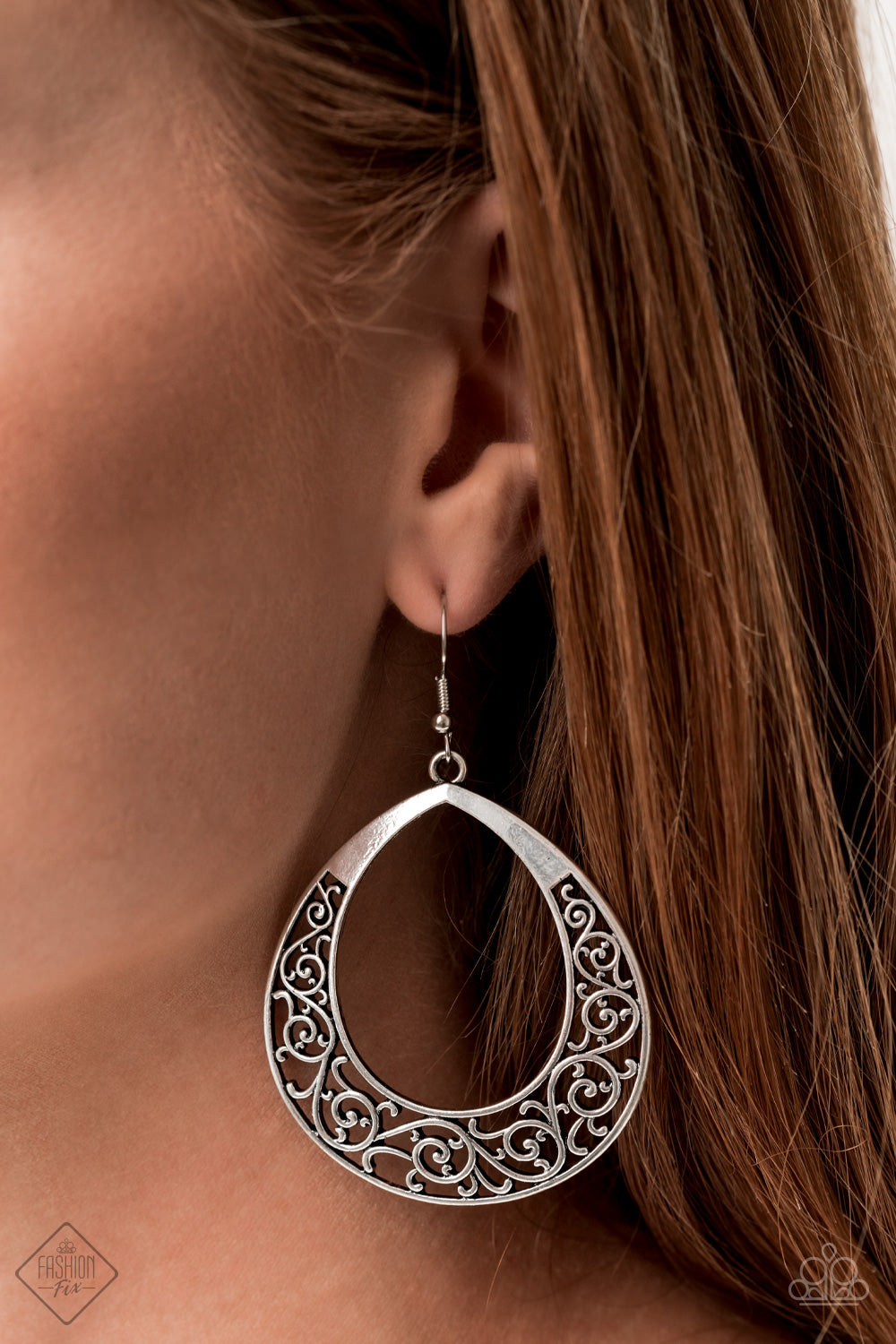 Paparazzi ♥ Vineyard Venture - Silver ♥  Earrings