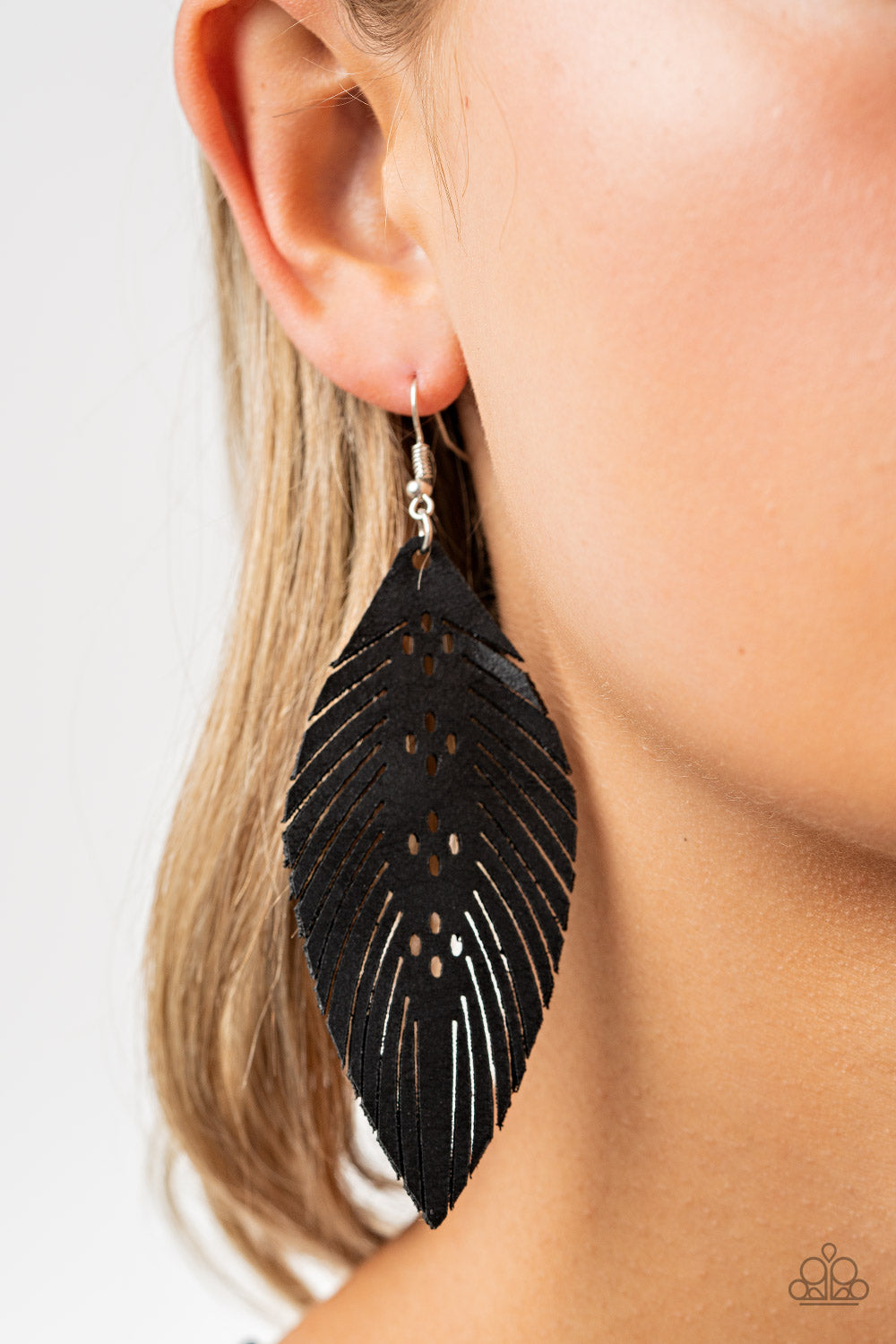 Paparazzi ♥ Wherever The Wind Takes Me - Black ♥  Earrings