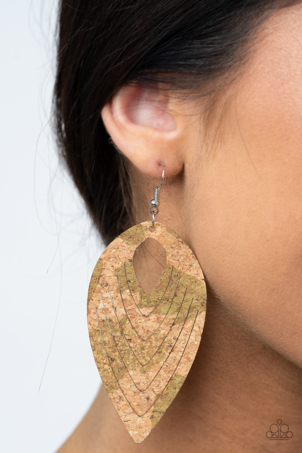 Paparazzi ♥ Cork Cabana - Green ♥  Earrings