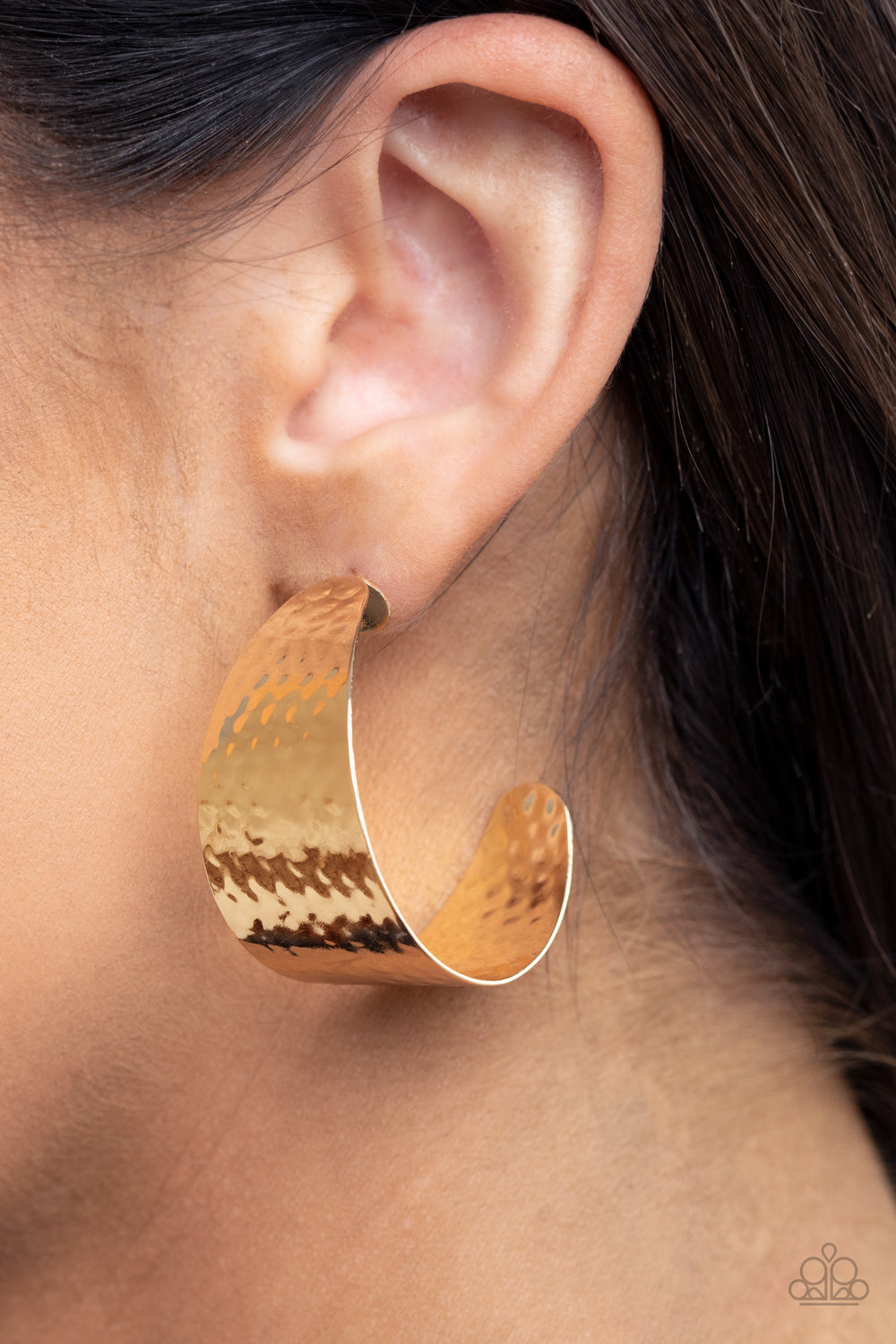 Paparazzi ♥ Flatten The Curve - Gold ♥  Earrings