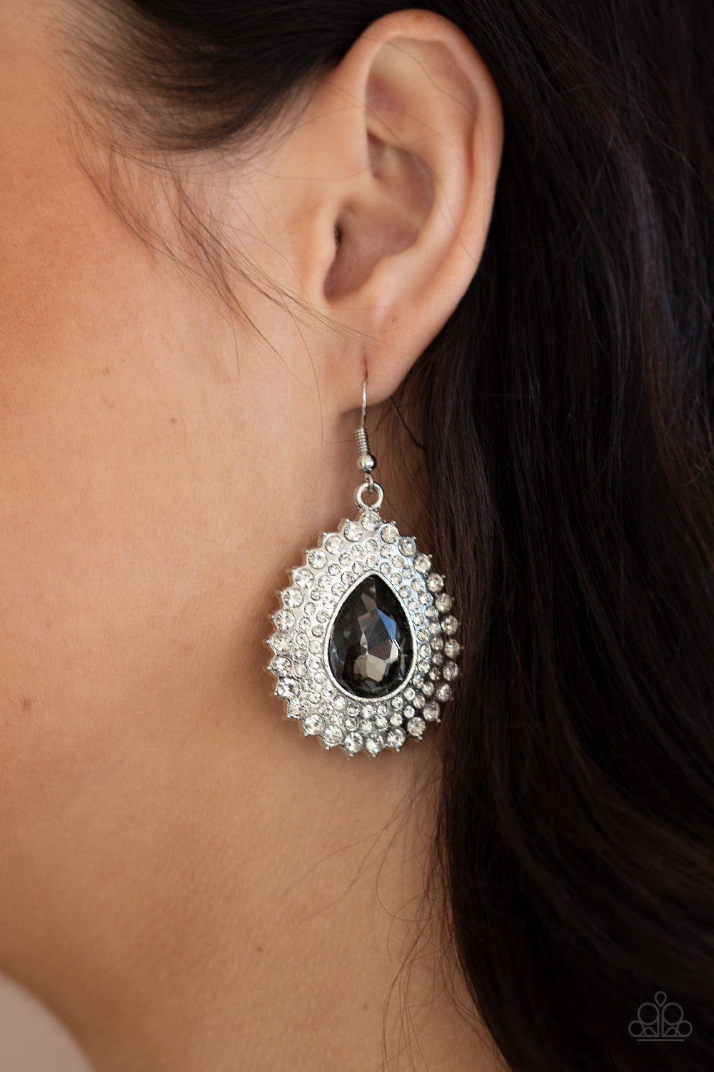 Paparazzi ♥ Exquisitely Explosive - Silver ♥  Earrings