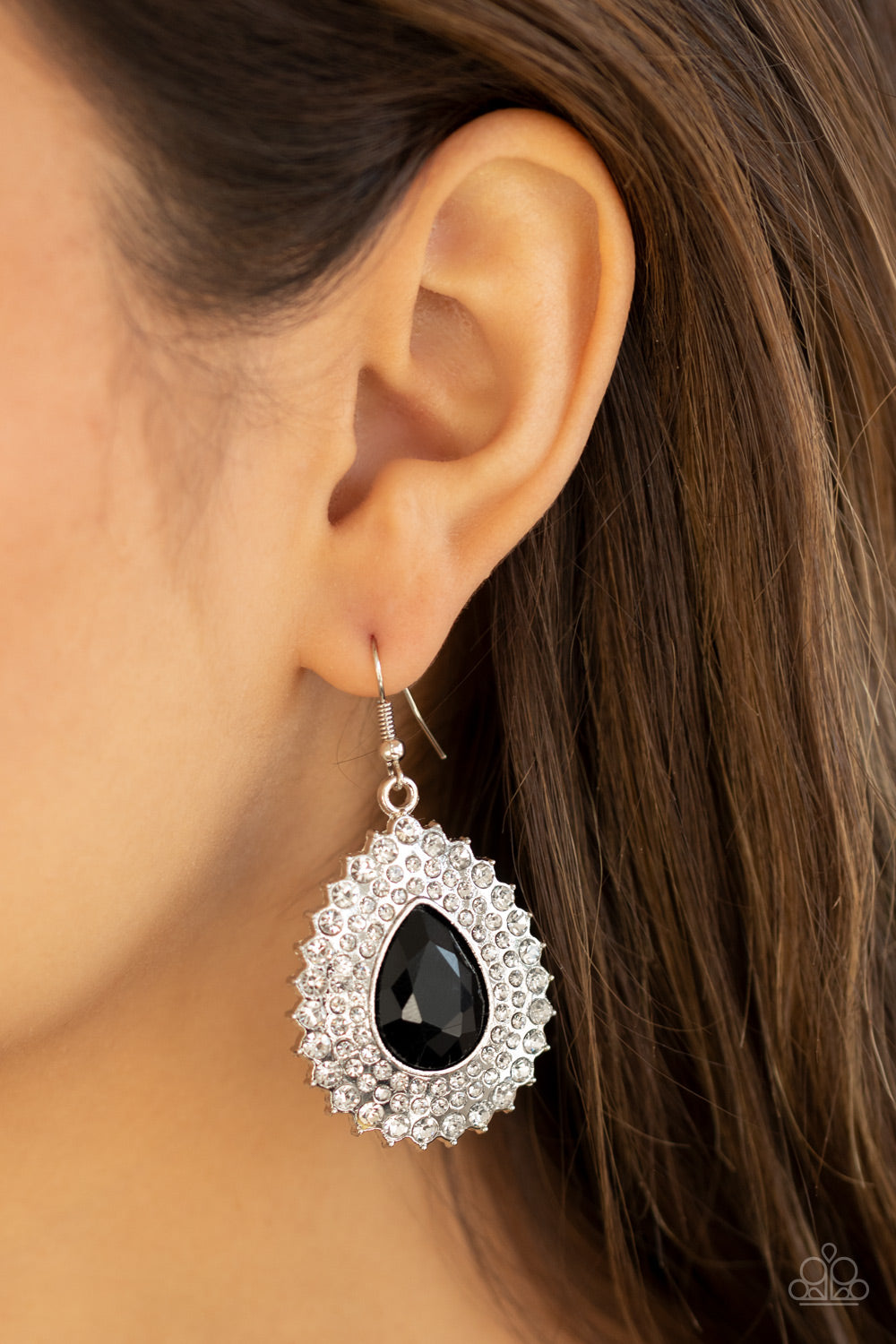 Paparazzi ♥ Exquisitely Explosive - Black ♥  Earrings