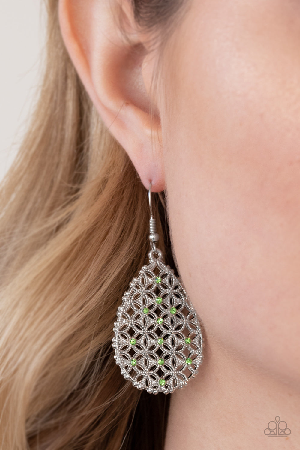 Paparazzi ♥ Glorious Gardens - Green ♥  Earrings