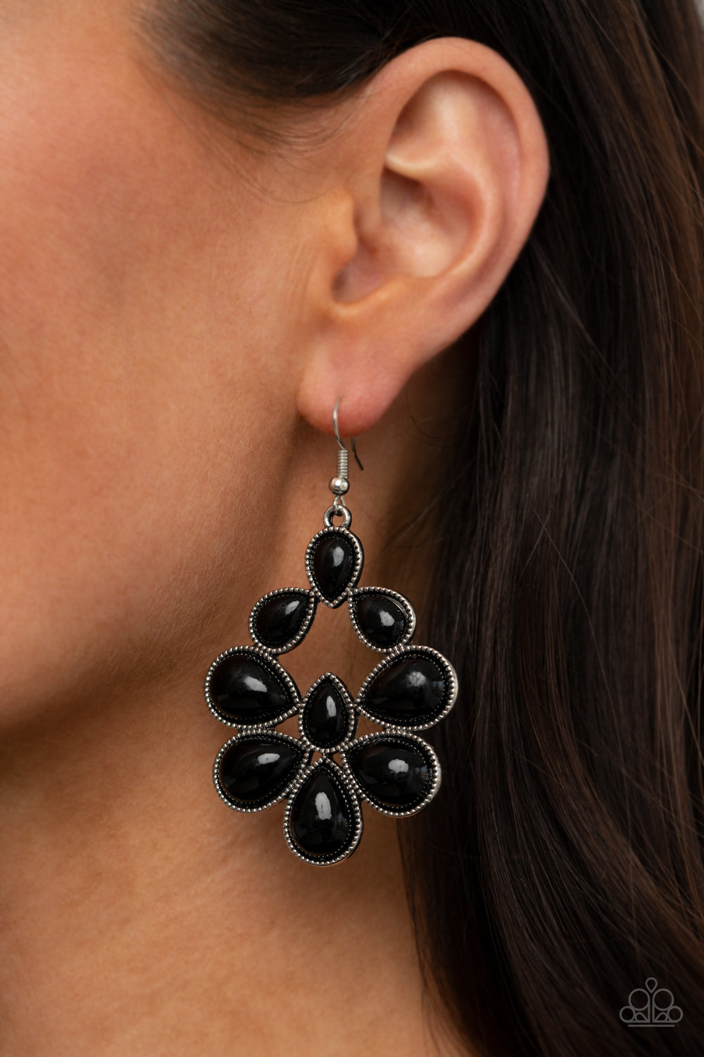 Paparazzi ♥ In Crowd Couture - Black ♥  Earrings