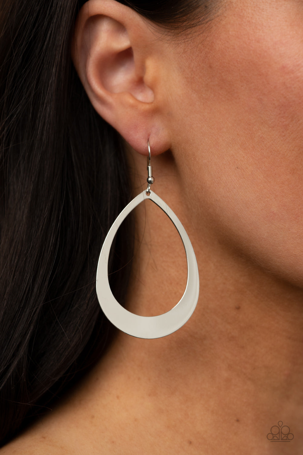 Paparazzi ♥ Fierce Fundamentals - Silver ♥ Earrings