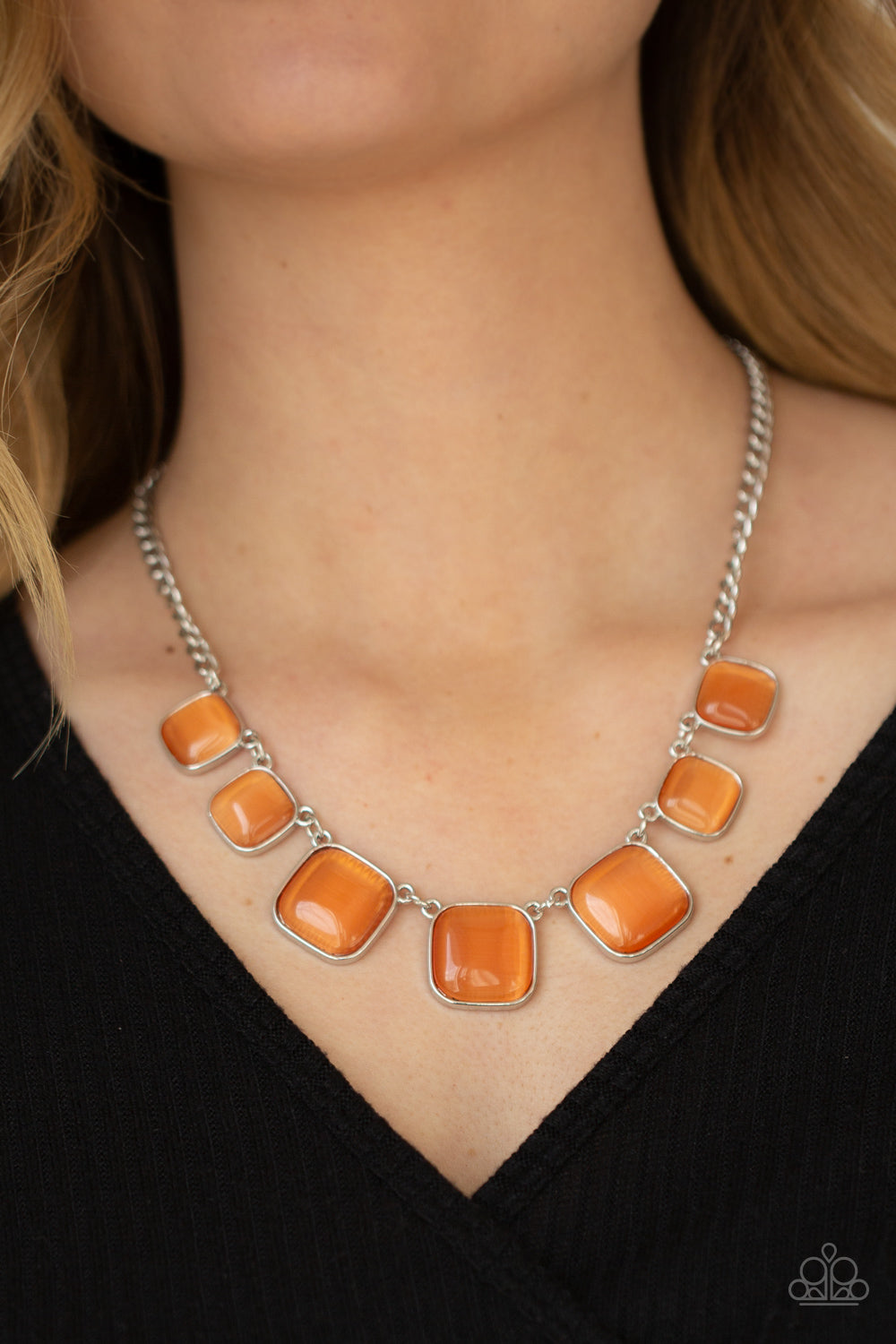 22 Orange Premium Glow Necklaces (50/tube or 600/case)