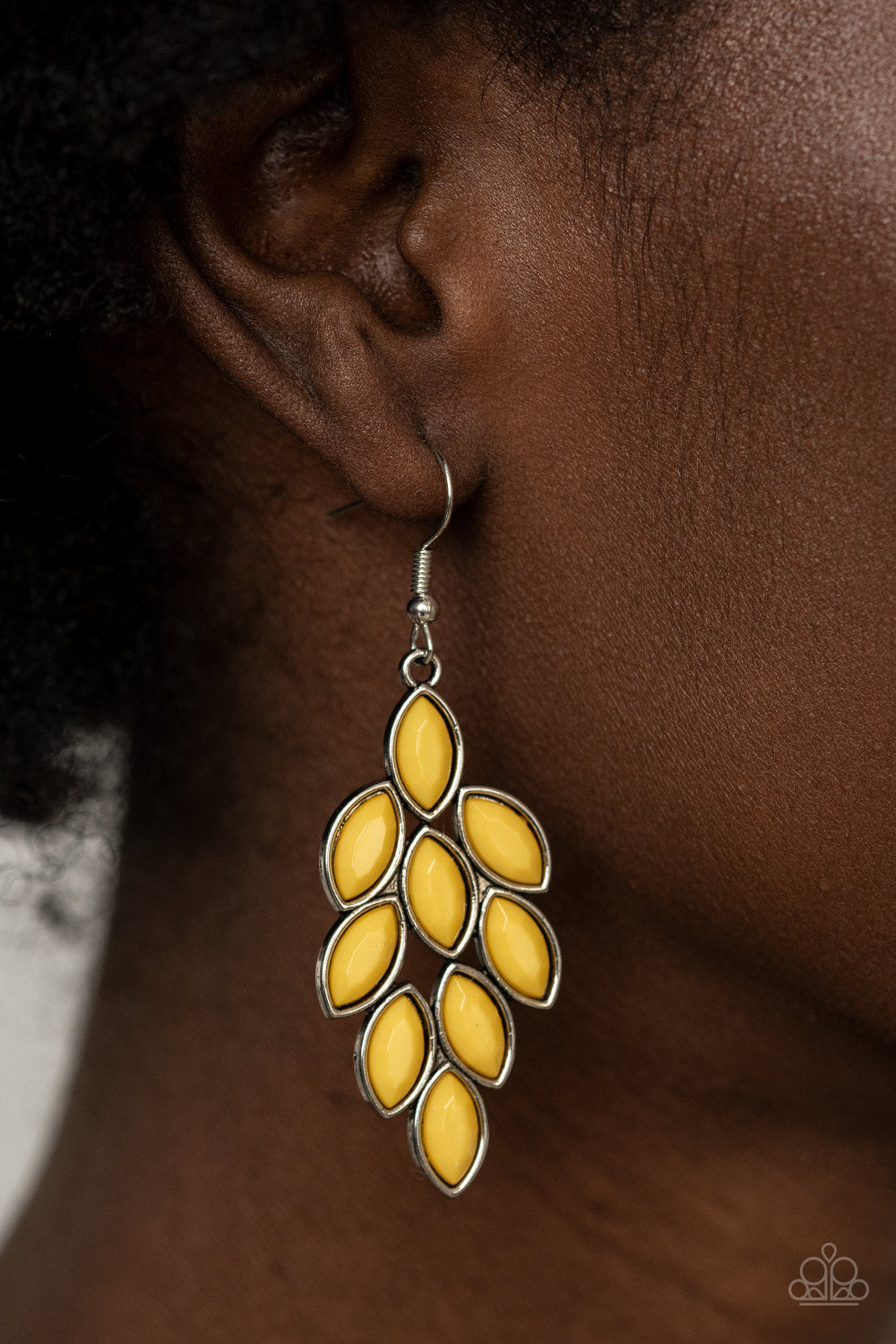 Paparazzi ♥ Flamboyant Foliage - Yellow ♥  Earrings