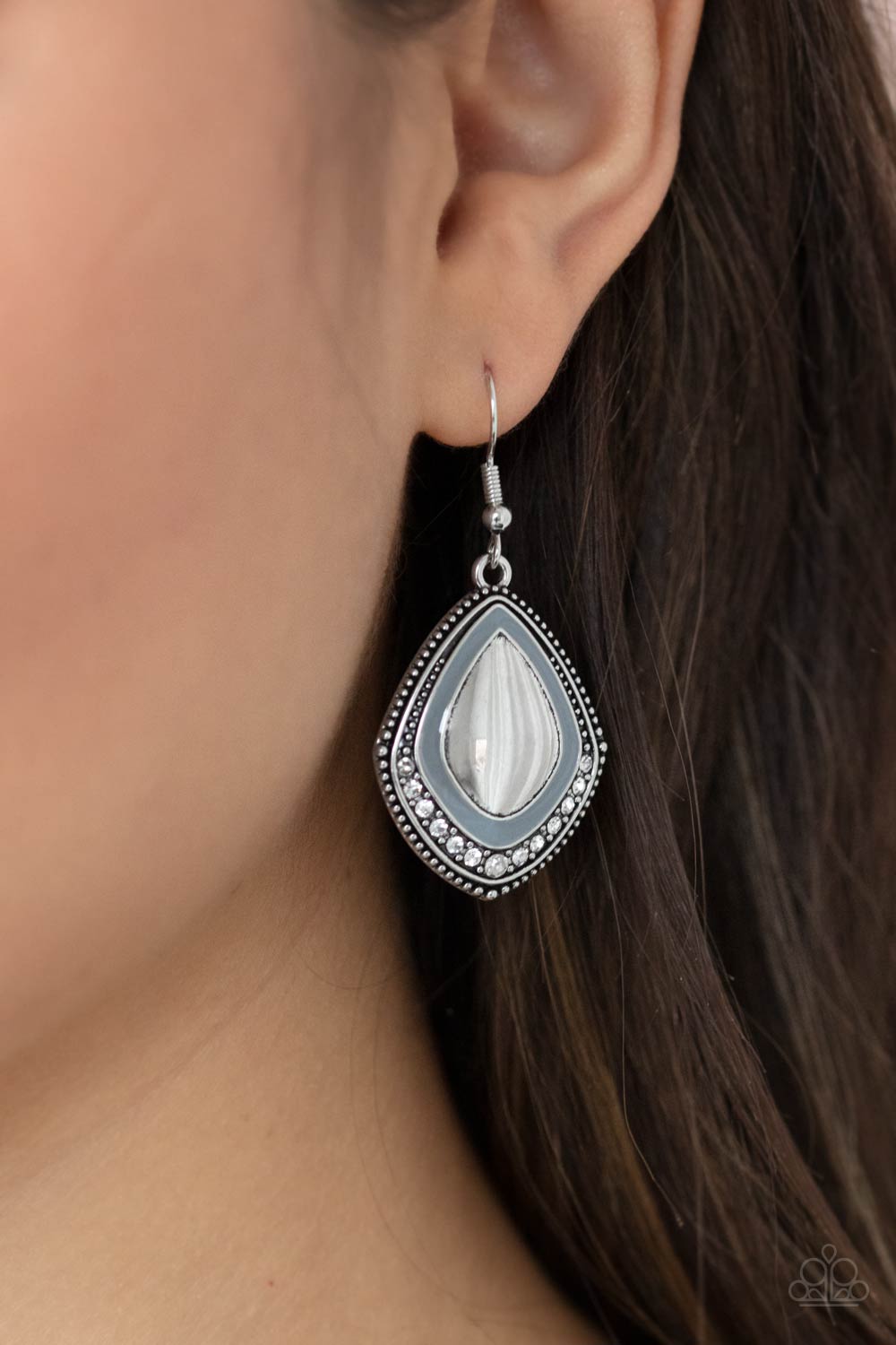 Paparazzi ♥ Fearlessly Feminine - Silver ♥  Earrings