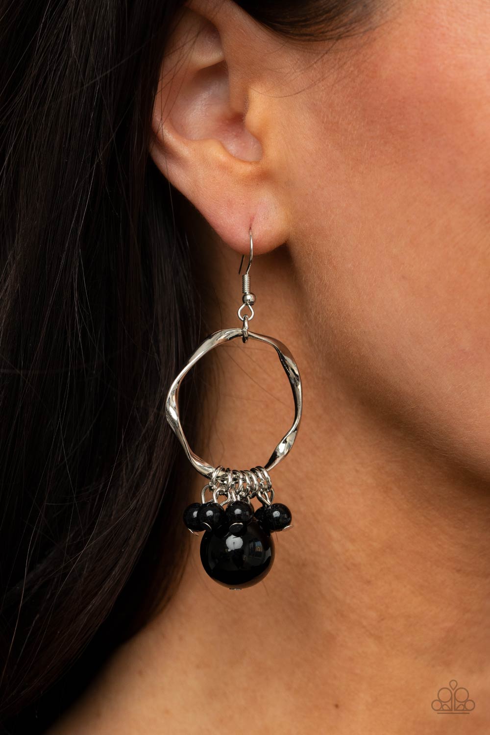 Paparazzi ♥ Delectably Diva - Black ♥  Earrings