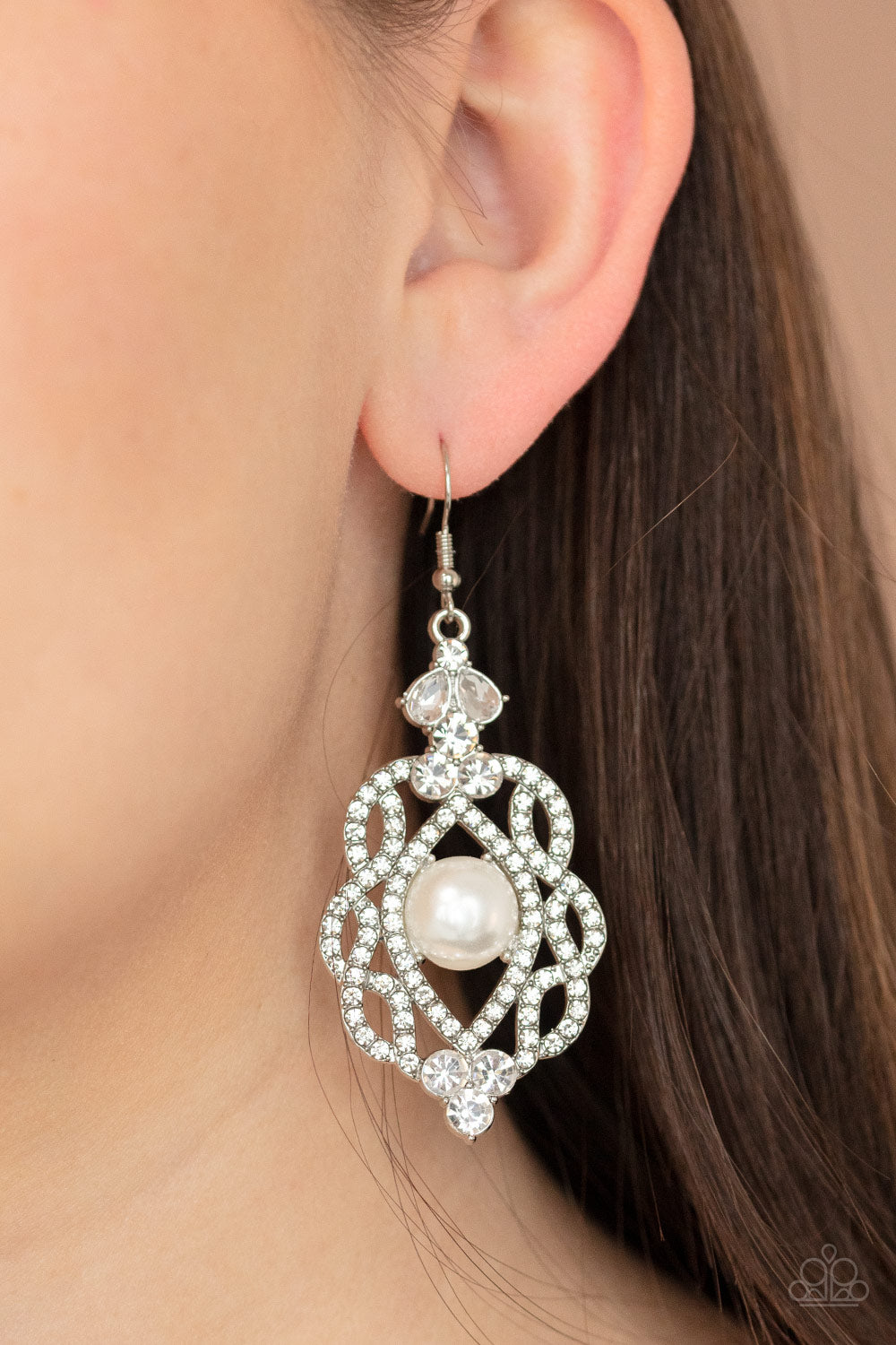 Paparazzi ♥ Rhinestone Renaissance - White ♥  Earrings