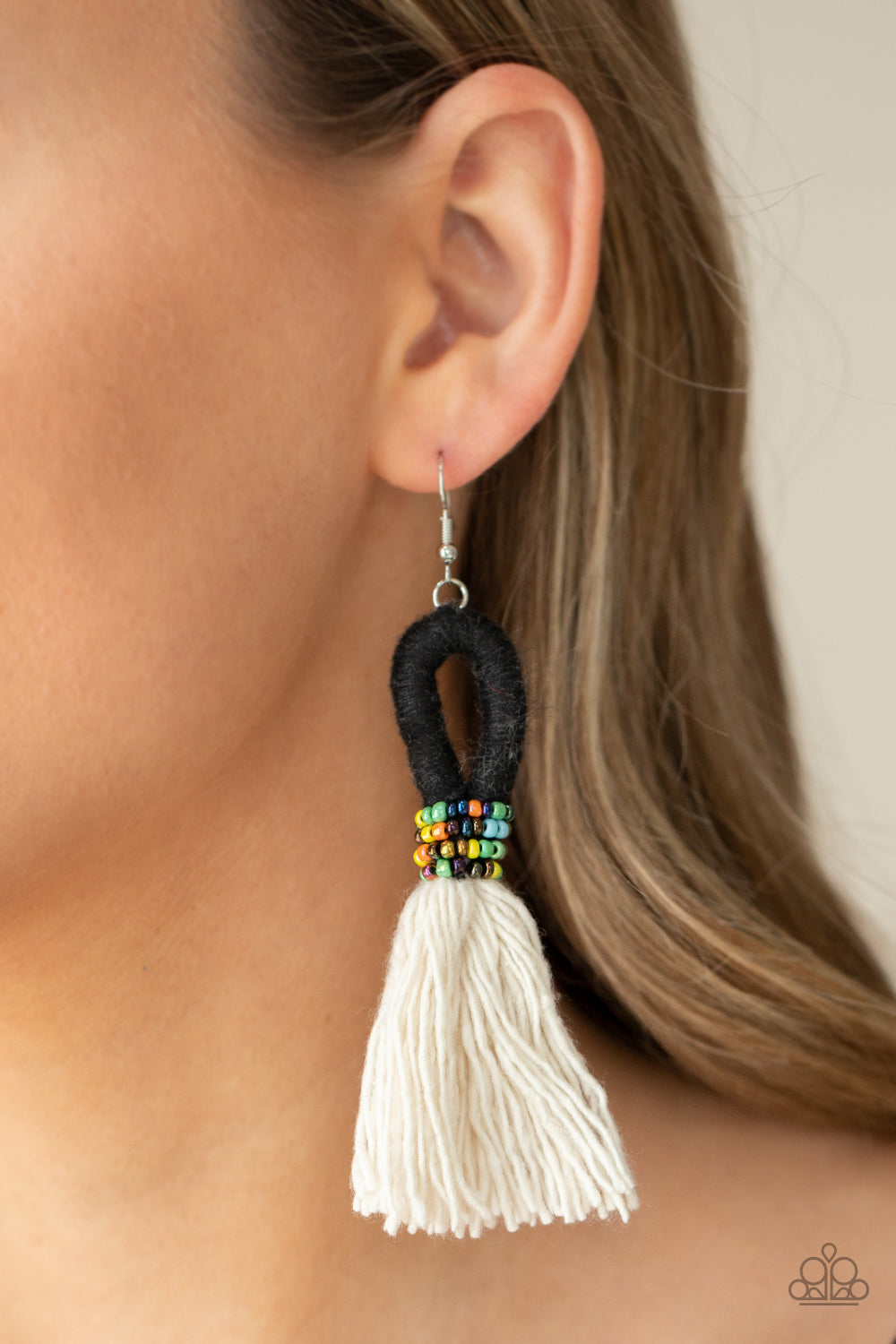 Paparazzi ♥ The Dustup - Black ♥  Earrings