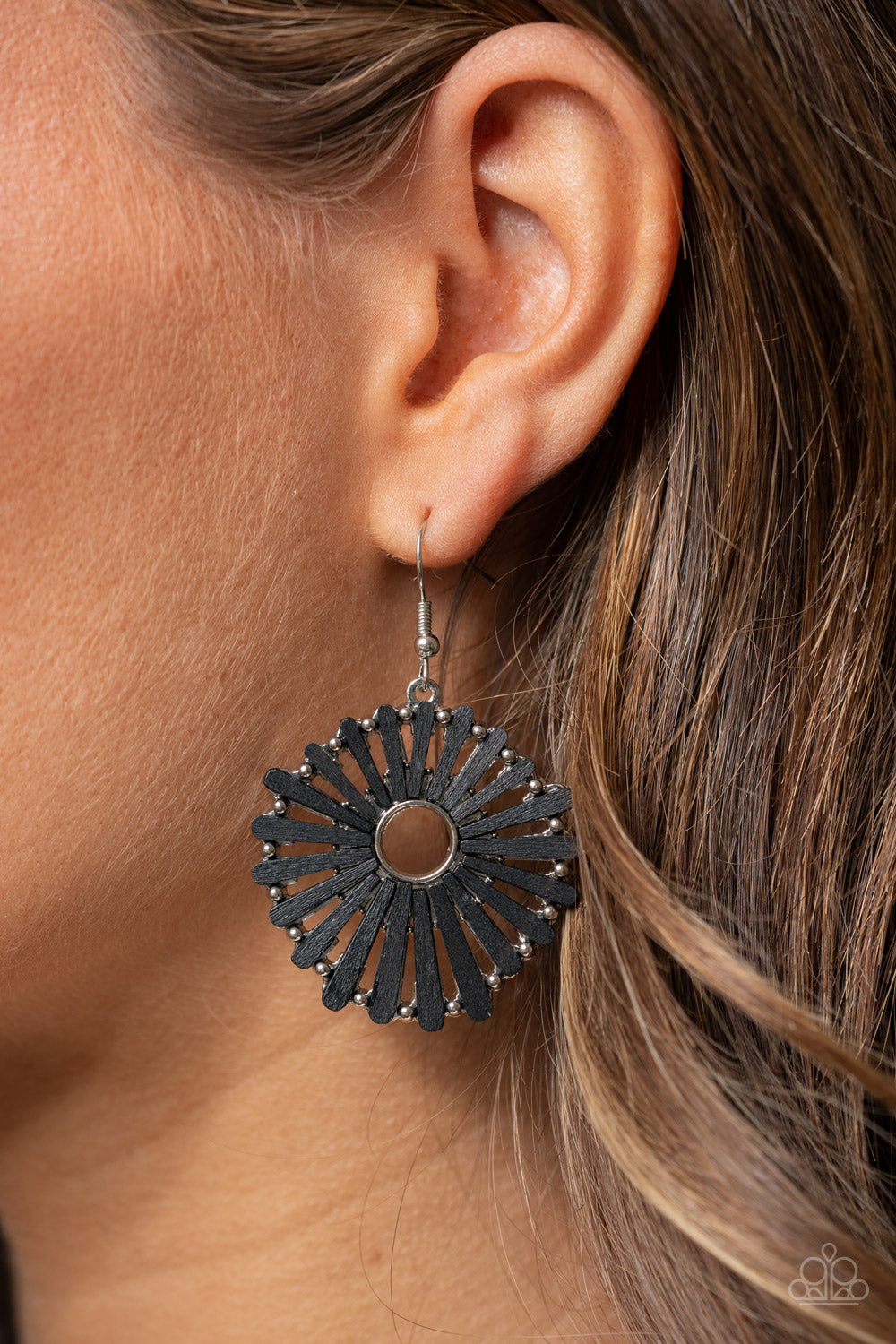 Paparazzi ♥ SPOKE Too Soon - Black ♥  Earrings