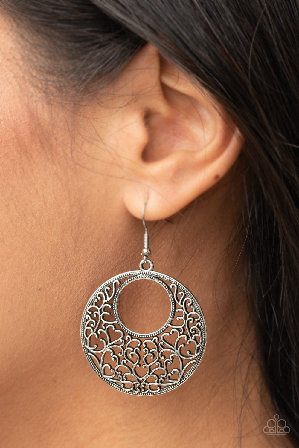 Paparazzi ♥ Vineyard Romance - Silver ♥  Earrings