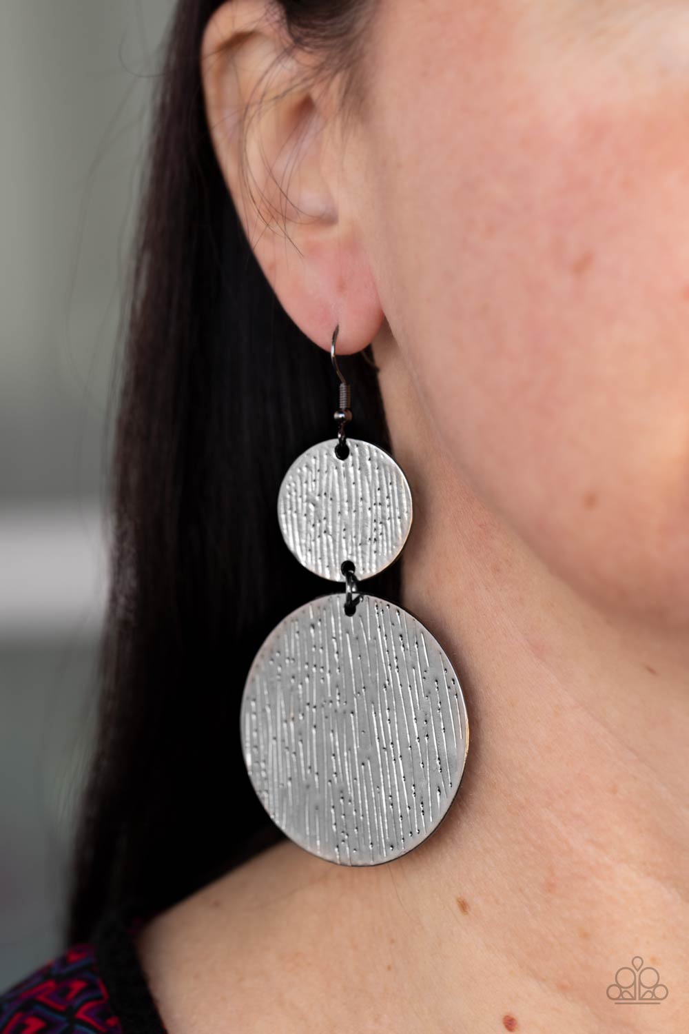 Paparazzi ♥ Status CYMBAL - Black ♥  Earrings