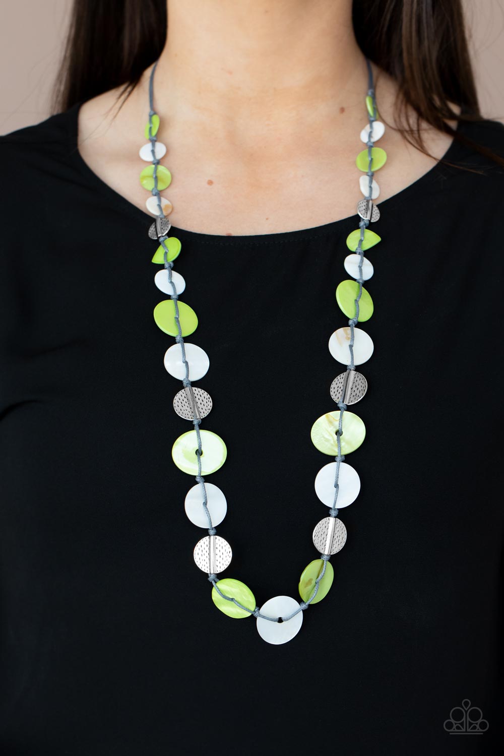 Treasure shore deals green necklace paparazzi